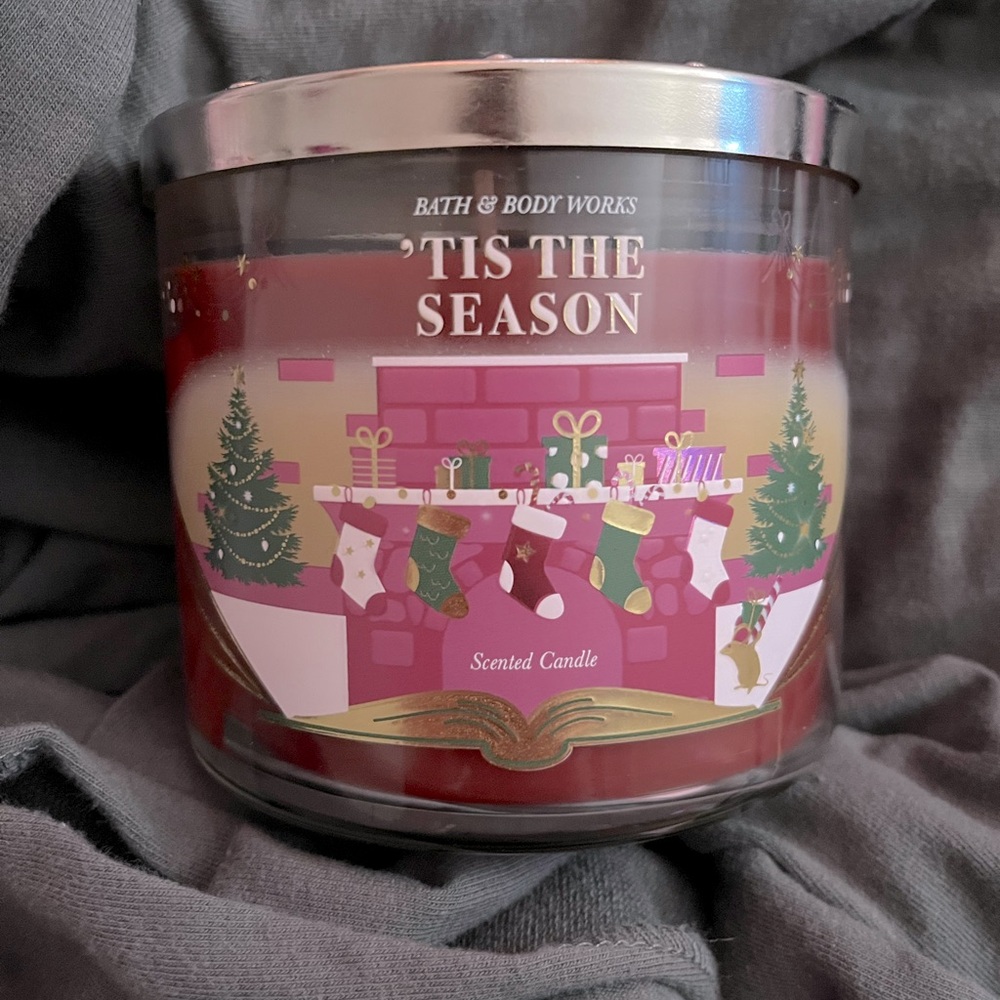 Bath & Body Works 3-wick candle in scent 'Tis the Season.